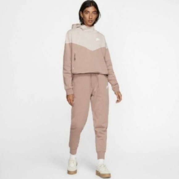 Nike Pants - Nike Women’s Tech Fleece Jogger Sweatpants